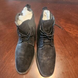 Steve Madden Black Chukka Boots with Classic Lace-Up